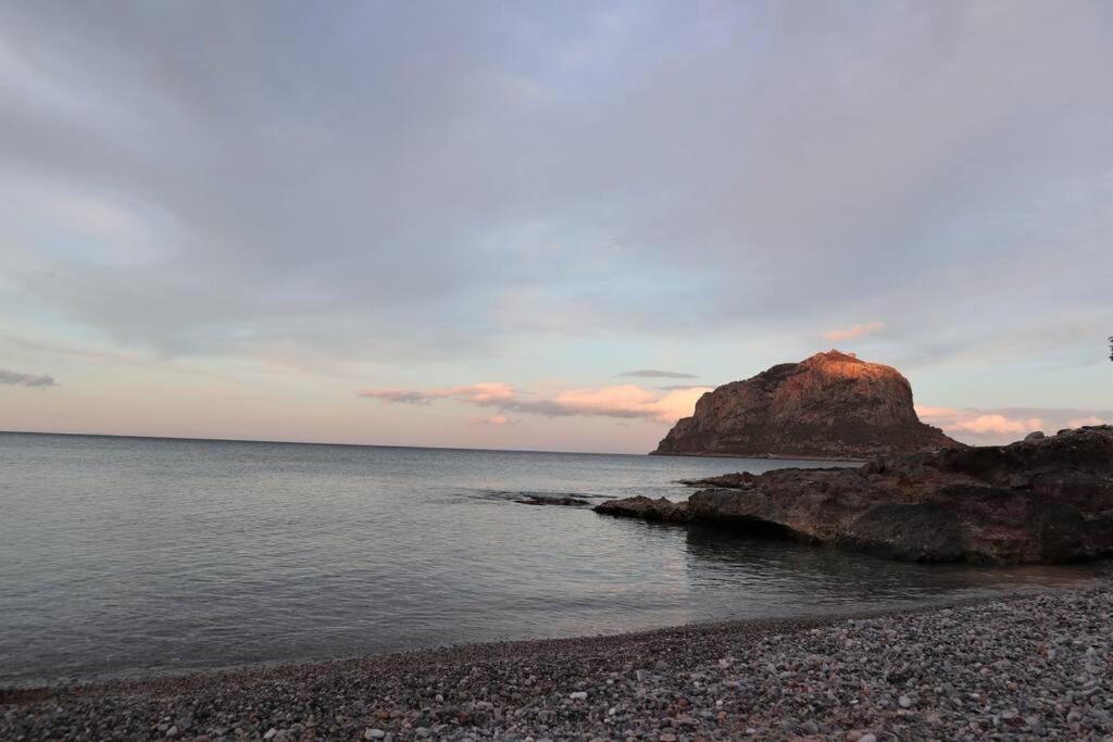 Sophie'S Traditional Hospitality Appartment Monemvasia Extérieur photo